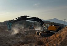 포스코이앤씨, ‘원격제어 굴착기’ 현장 실증 성공…건설현장 무인화 박차