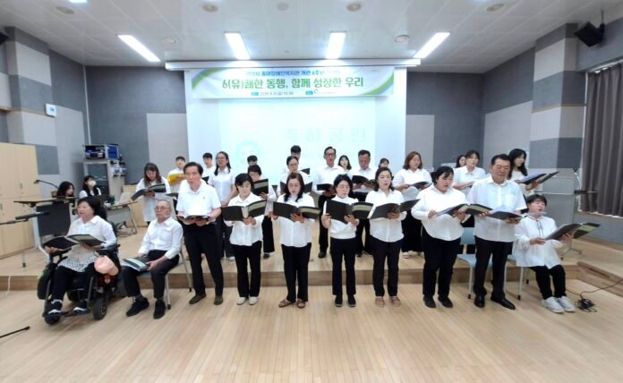 매화합창단과 직원의 축가공연